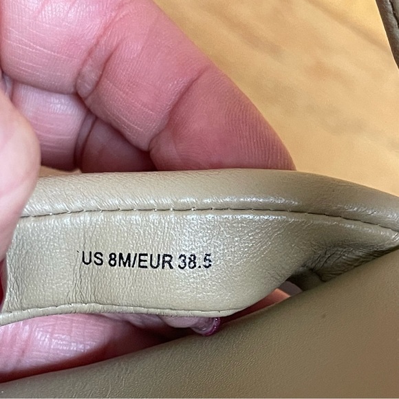 Vince Santa Cruz Leather Slingback Sandals Beige Quilted thong Dune toe Sz 8 - Picture 11 of 12